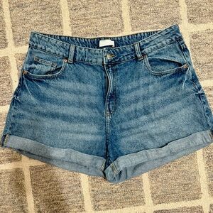 H&M cuff jean shorts